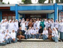 Usai Dilantik jadi Bupati oleh Gubernur, Sabar AS Disambut Masyarakat dan Siswa di Sepanjang Jalan