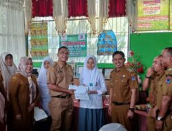 Pemko Payakumbuh Serahkan Bantuan 17 Anak Yatim Piatu di Kota Payakumbuh