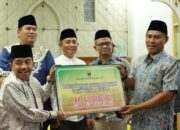 Safari Ramadhan, Danlantamal II Padang Serahkan Bantuan Kepada Masjid Raya Kampung Baru Kota Pariaman