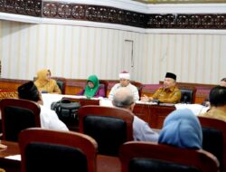 Sekda Hansastri Pimpin Rapat Pembahasan Tindaklanjut Kawasan Halal Lifestyle Masjid Raya Sumbar