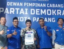 Dukungan Masyarakat Terus Mengalir, dr. H. Herman Anwar Serahkan Formulir Pendaftaran Cawako Padang 2024-2029 ke Partai Demokrat