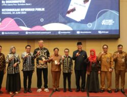 Luncurkan Buku QRCode PPID, Gubernur Sumbar Apresiasi Inovasi Diskominfotik Sumbar