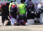 Sampai di BIM, Jamaah Kloter 9 Padang Langsung Lakukan Sujud Syukur
