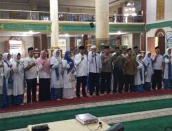 Jaga Ketahanan Keluarga Menuju Pembangunan Berkelanjutan, Abdul Aziz Kukuhkan PD BKMT Pesisir Selatan