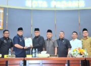 Pj Wako Sampaikan Perubahan KUA-PPAS APBD 2024 di Paripurna DPRD Padang