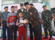 Baznas Kota Padang Salurkan Beasiswa Bagi Anak Kurang Mampu