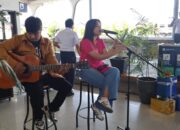 KAI Divre II Sumbar Manjakan Penumpang dengan Live Musik