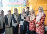 Kunjungi Rumah Tahfiz dan Panti Asuhan, DWP Sumbar Serahkan Bantuan