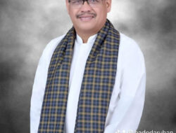 Penyanyi Bau Parfum, Pencipta Bau Peluh