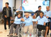 Pemko Padang Serahkan 27 Unit Kursi Roda ke Penyandang Disabilitas