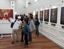 Pelajar SMPN 2 Padang Takjub Lihat Meseum dan Galeri Arsip Statis