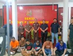 Enam Tersangka Plus Barang Bukti Diserahkan ke Kejati Sumbar