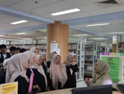 Puluhan Siswa SMKN 1 Padang Panjang Kunjungi Perpustakaan Soeman HS