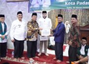 Kemenag Padang Serahkan Bantuan, Dukung Program Smart Surau