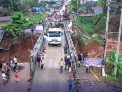 Jalan Sumbar-Jambi Sudah Bisa Dilewati, Tapi Cuma 20 Ton Beban Maksimal Diizinkan