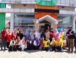 Pindah ke Kantor Baru, TP-PKK Kota Padang Panjang Gelar Gotong Royong