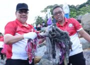 Jaga Kebersihan Pantai Padang, Sinergi Pemimpin dan Masyarakat untuk Lingkungan