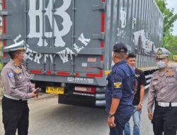 30 Truk ODOL Ditertibkan Aparat di Sekitar Bundaran Tugu Songket