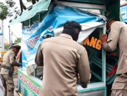 Diduga Manfaatkan Badan Jalan, PKL Pasar Bandar Buat Ditertibkan