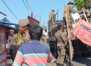 Gunakan Fasum untuk Berjualan, Lapak PKL Dibongkar Satpol PP