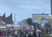 Pendemo Tuntut Perubahan Konkret Lembaga Wakil Rakyat