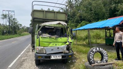 Dua Truk Terlibat Kecelakaan di Jalan Payakumbuh–Bukittinggi