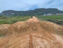 Akses Menuju Kantor Baru Disdikbud Ditutup Warga Akibat Sengketa Tanah Ulayat