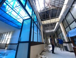 Angin Puting Beliung Terjang Payakumbuh, Atap Gonjong Kantor Balai Kota Alami Kerusakan