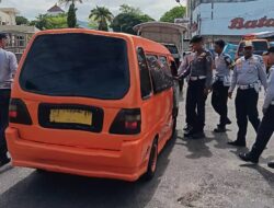 Tak Layak Operasi, 17 Unit Angkutan Kota Terjaring Razia Dishub Padang