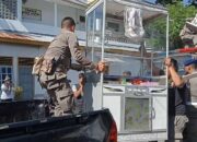 Satpol PP Padang Tertibkan Dua Bangunan Liar di Atas Fasum Jalan Cendrawasih