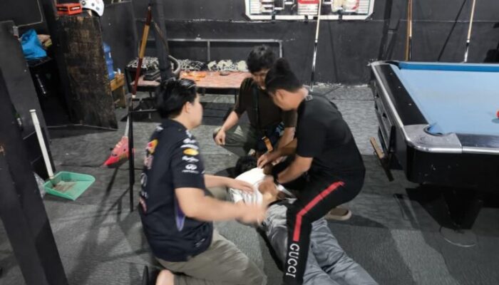 Amankan 2,45 Gram Sabu, Satresnarkoba Padang Panjang Tangkap Pemuda di Arena Biliar