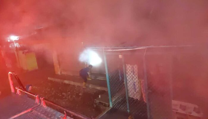 Toko Grosir dan Eceran di Kawasan Simpang Haru Hangus Dilahap Si Jago Merah