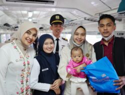 Peringati Hari Pahlawan 2025, KAI Divre II Sumbar Gelar Kegiatan Sapa Pelanggan