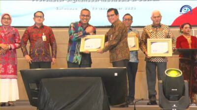 Tunjukkan Arah dan Visi Kepemimpinan Digital, Sekdaprov Raih Penghargaan