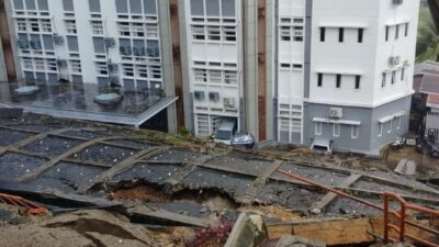 Kampus III UIN Imam Bonjol Sungai Bangek Longsor, Gedung FEBI Miring