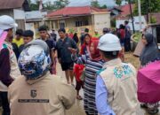 Terdampak Banjir, YBM PLN UP3 Padang Salurkan Bantuan