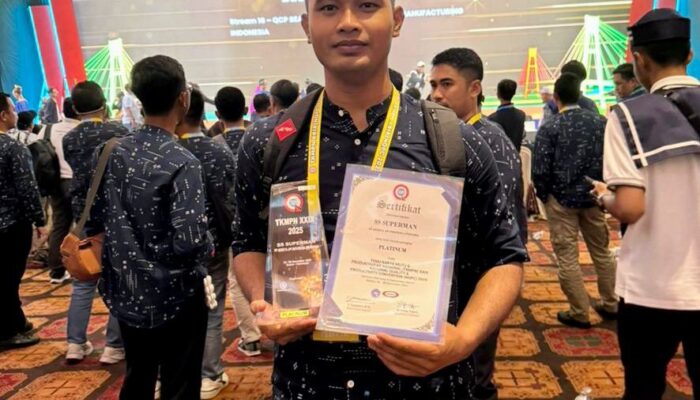 Wakil KAI Divre II Sumbar Raih Penghargaan Platinum