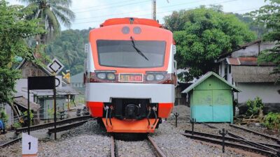 Dampak Luapan Banjir, Lalu Lintas Perjalanan Kereta Api Dialihkan
