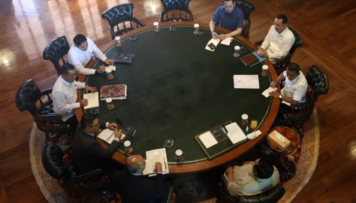 Prabowo Kumpulkan Menteri, Bahas Kampung Haji hingga Percepatan Pemulihan Sumatera