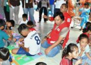 Kehadiran Komeng, Bikin Tawa Korban Bencana ”Meledak”