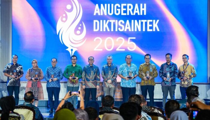 ParagonCorp Dianugerahkan Penghargaan Mitra Terbaik Pendukung Talenta Kewirausahaan dari Kemendiktisaintek