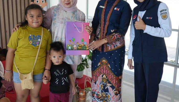 Ada Sentuhan Kasih di Hari Ibu, Berbagi Apresiasi untuk Penumpang Perempuan