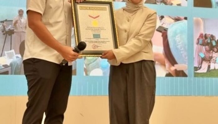 Wardah Inisiasi Rekor MURI dan Apresiasi 14.198 Ibu di Indonesia lewat Kelas Kecantikan Berbasis Wardah Beauty AI