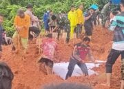 Tak Dikenali Keluarga, 24 Jenazah Korban Bencana Dimakamkan secara Masal