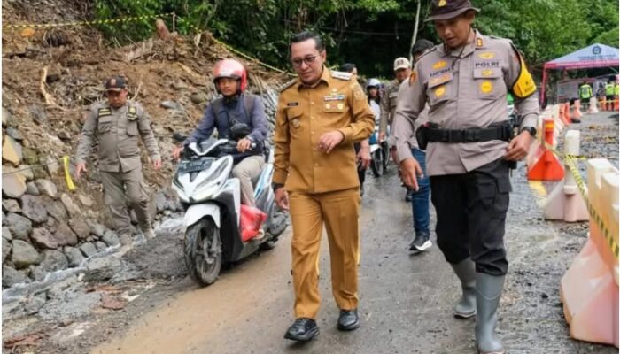 Jalur Lembah Anai Mulai Dilalui Kendaraan Roda Dua, Sementara Baru Untuk Tiga Hari