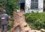 Longsor Hantam Rumah Warga, Satu Orang Tertimbun
