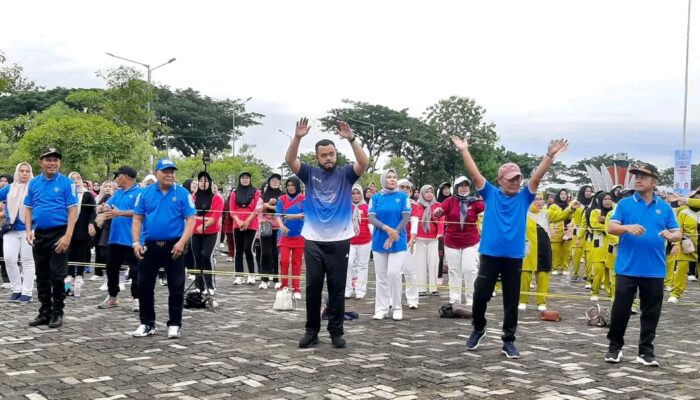 Ribuan Warga Kota Padang Ikut Senam Massal Gebyar KORMI