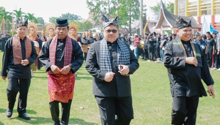 Silat Tradisi Minangkabau Resmi Jadi Kegiatan Ekstrakurikuler Wajib di SMA/SMK/SLB