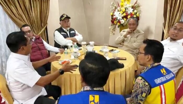 Bertemu Menteri PU, Bupati Usulkan Pembangunan Kembali Jembatan Sikabu