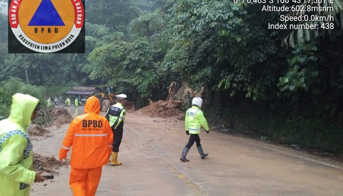 Sempat Terputus, Jalur Sumbar-Riau di Koto Alam Kembali Normal